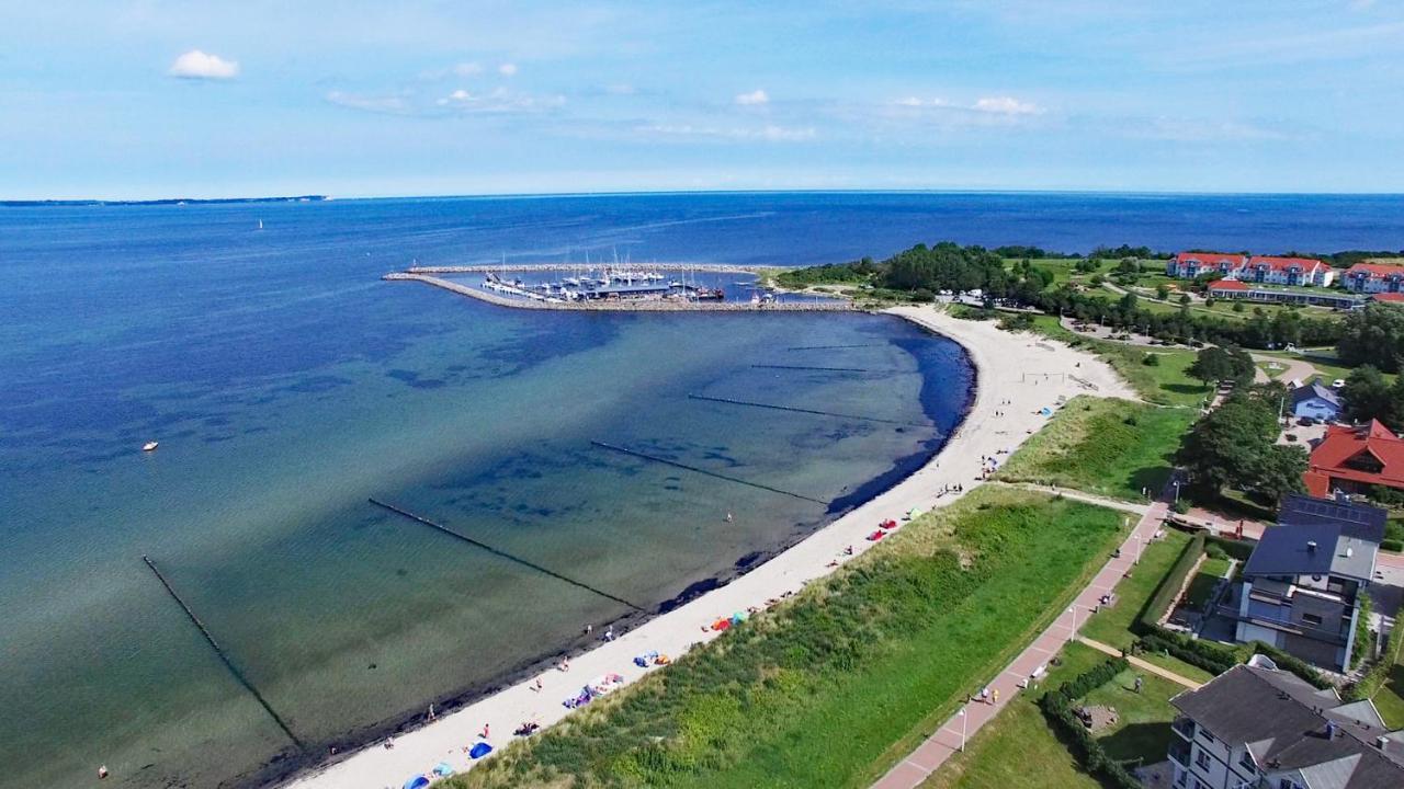 Ferienhaus Emmely Nur Wenige Gehminuten Zum Strand Ruhig Glowe Bagian luar foto