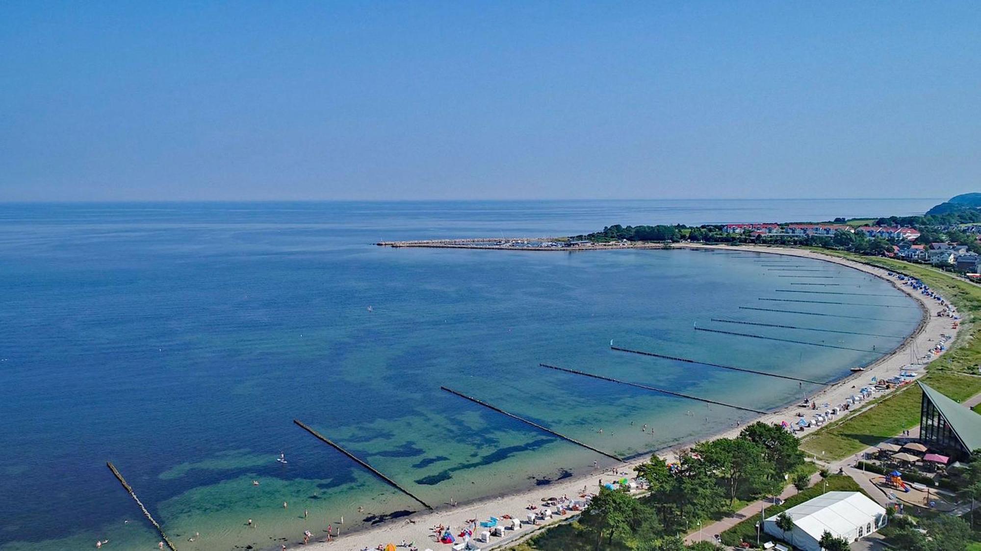 Ferienhaus Emmely Nur Wenige Gehminuten Zum Strand Ruhig Glowe Bagian luar foto