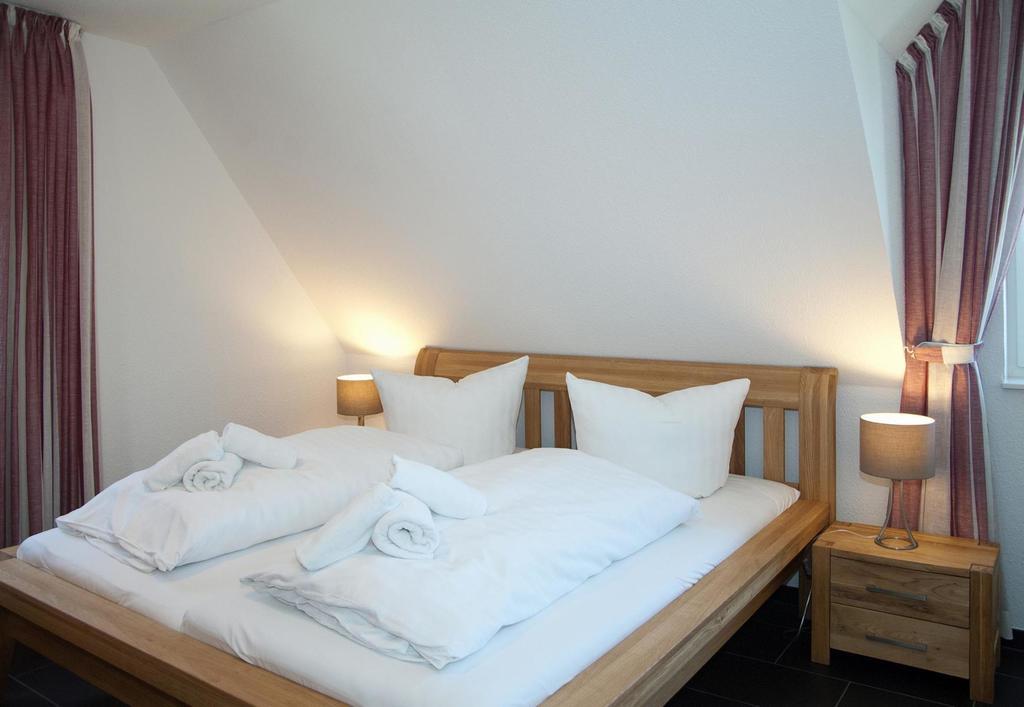 Ferienhaus Emmely Nur Wenige Gehminuten Zum Strand Ruhig Glowe Bagian luar foto