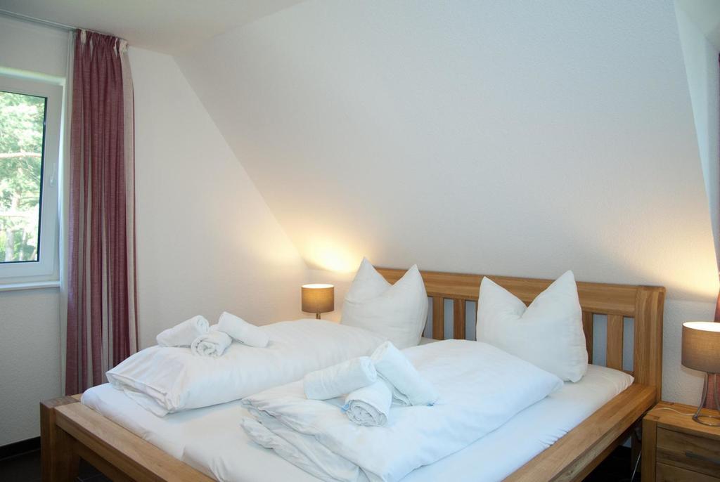 Ferienhaus Emmely Nur Wenige Gehminuten Zum Strand Ruhig Glowe Bagian luar foto