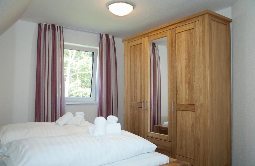 Ferienhaus Emmely Nur Wenige Gehminuten Zum Strand Ruhig Glowe Bagian luar foto