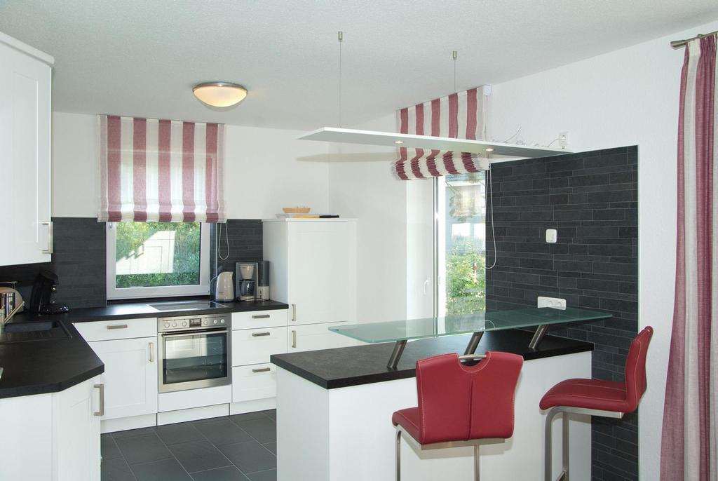 Ferienhaus Emmely Nur Wenige Gehminuten Zum Strand Ruhig Glowe Bagian luar foto