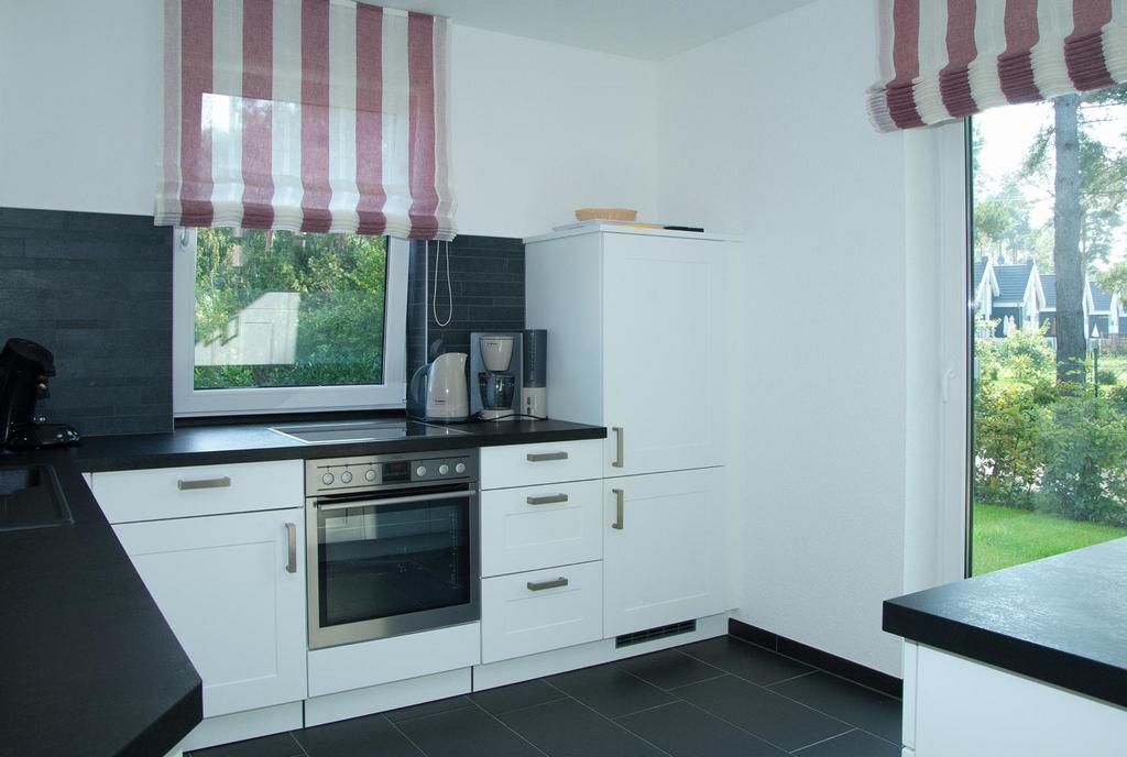 Ferienhaus Emmely Nur Wenige Gehminuten Zum Strand Ruhig Glowe Bagian luar foto