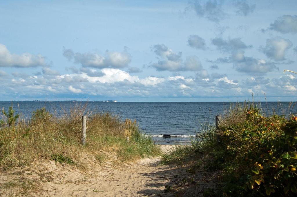 Ferienhaus Emmely Nur Wenige Gehminuten Zum Strand Ruhig Glowe Bagian luar foto